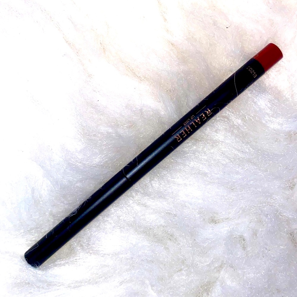 Realher retractable lip liner in shade:Be Yourself